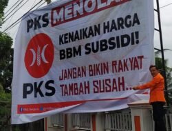 Tolak Keras Kenaikan BBM Bersubsidi, PKS Bengkulu Bentang Spanduk Penolakan