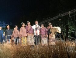 Jaga Tradisi Agar Bumi Lestari, Dirjen Kemendikbudristek Gelar Fesyen Tenun Nusantara