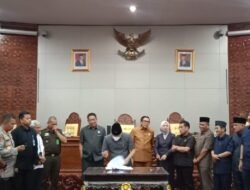 Gubernur Bengkulu Tandatangani Raperda RTRW Bersama DPRD Provinsi