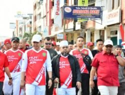 Walikota Helmi Lepas Peserta Jalan Santai Religius Bahagia HUT Kota Bengkulu ke – 304