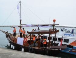 Bangkitkan Industri Kapal Kayu, Kemendikbudristek Resmikan Dua Kapal Tradisional Karya PPNS Berkolaborasi Dengan SMKN 3 Buduran Sidoarjo Jatim