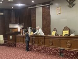 Paripurna DPRD Provinsi Bengkulu Atas Pandangan Umum Fraksi-Fraksi Perihal Raperda Penyelenggaraan Kearsipan dan Perpustakaan