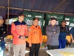 Turun Langsung Pantau Pencarian Anak Tenggelam, Gubernur Rohidin Ingatkan Masyarakat Waspada Mandi di Pantai