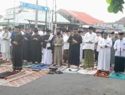 Idul Fitri Hari Ini, Ratusan Jemaah Muhammadiyah Shalat Ied Di Jalan Sumatera, Sukamerindu