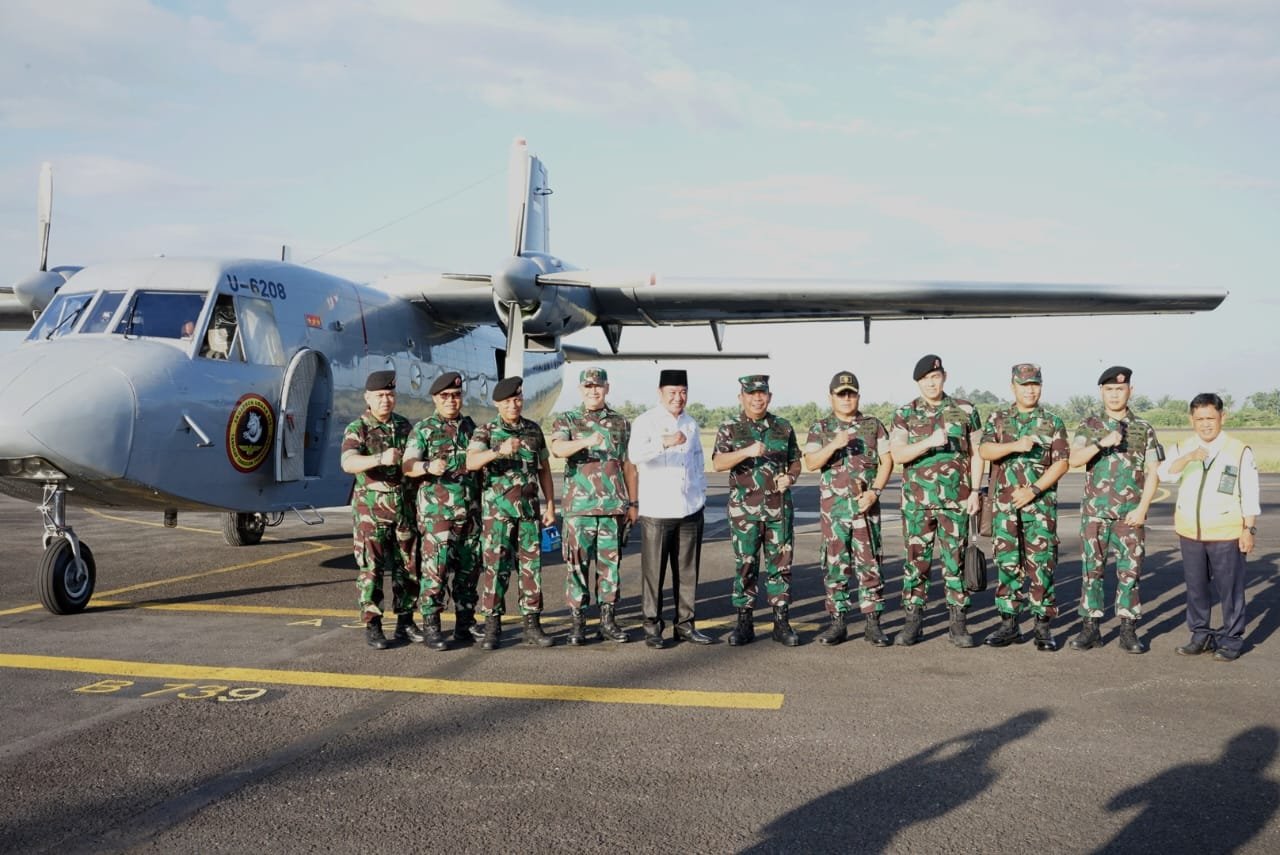 Wagub bersama Pangkogabwilhan I dan jajaran saat di Pulau Enggano, Rabu (24/5). Foto - ist Radar Informasi News.Com