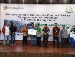 Bersama Kajati, Babe Serahkan Dana UMKM Program KUR Tahun 2023