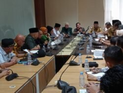 Ramai ramai “Ngandun” Ke DPRD Provinsi, Ortua Siswa Keluhkan Anak Belum Dapat Sekolah