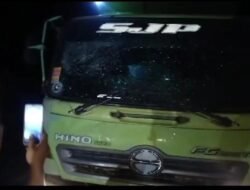 Mobil Truk Angkutan Batu Bara Bengkulu Dilempari Batu Hingga Pecah Kaca