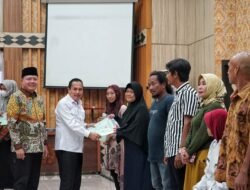 Kementerian ATR/BPN Serahkan Sertifikat Tanah di Bengkulu