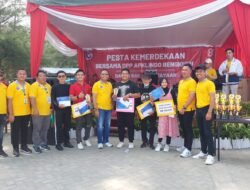 Apresiasi Pekerja Klining Service, Sumardi Berikan Voucher Uang Tunai Pekerja Klining Service