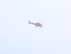 BNPB Gunakan Helikopter Water Bombing Untuk Percepat Pemadaman Api di TPST Sarimukti