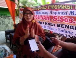 Reses Sefty Yuslinah, Warga Ungkit Penyelesaian SDN 62 Serta Lampu Jalan