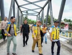 Tinjau Kondisi Jembatan Air Nipis, Gubernur Rohidin: Kita Lakukan Perbaikan untuk Kenyamanan Pengguna Lalu Lintas