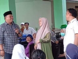 Bupati Seluma  Erwin Sapa Warga Desa Sari Mulyo di Sukaraja