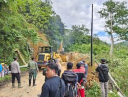 Turunkan Alat Berat, Respon Cepat Gubernur Rohidin Tanggapi Longsor Jalur Lintas Lebong-Rejang Lebong