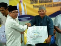 Pemprov Bengkulu Serahkan Bantuan untuk 10 Masjid di Kaur pada Safari Ramadhan Perdana