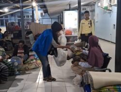 Berkah Ramadan, Dewi Coryati Bagikan 3.265 Paket Donat Gratis Untuk Berbuka Puasa