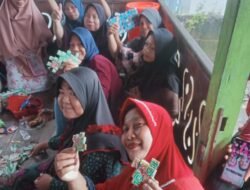 Bang Usin Terus Latih Emak-emak Kelola Sampah Rumah Tangga Jadi Bermanfaat