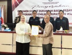 Menuju Bupati Kepahiang, Belasan Ribu Dukungan Warga Antarkan Senator Riri Daftar ke KPU, Berpasangan Dengan Mantan Ketua KPU