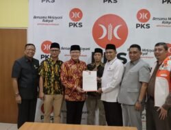 Kembalikan Formulir Cagub PKS, Rohidin Serahkan Draft Visi Misi Pembangunan Bengkulu Berkelanjutan
