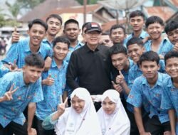 Gubernur Rohidin Sampaikan Langsung Empati Warga Bengkulu pada Korban Banjir Bandang Agam
