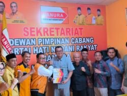 Serius, M Saleh Ambil Formulir Calon Walikota Hanura