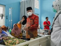 Kunjungi Rumah Sakit Hasanudin Damrah Manna, Gubernur Rohidin Kuatkan Keluarga Pasien