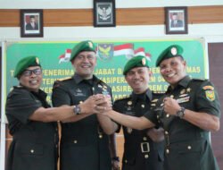 Danrem 041/Gamas Pimpin Acara Tradisi Pelepasan Serta Penerimaan Warga Baru Dan Serah Terima Jabatan