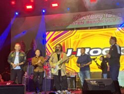 Malam Puncak HUT Ke 16 Kabupaten Benteng Meriah Bersama Band J-Rocks