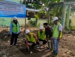 Peletakan Batu Pertama, Akhir Tahun Ini Gedung Balai Nikah dan  Manasik Haji KUA Gading Cempaka Ditargetkan Rampung