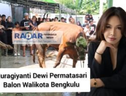 Balon Walikota Bengkulu Nuragiyanti Dewi Permatasari Kurban di Mesjid Agung At-Taqwa