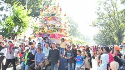 Rangkaian Festival Tabut 2024 Berakhir, Ribuan Masyarakat Antusias Saksikan Pawai Tabut Tebuang