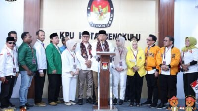 Benny – Farizal Resmi Daftar Maju Pilwakot ke KPU Kota Bengkulu