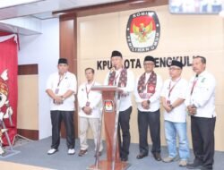 Dani – Sukatno Resmi Daftar Pilwakot, Ke KPU Diantarkan Ratusan Massa Pendukung