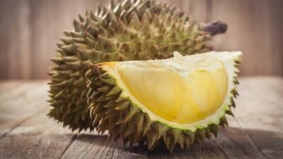 Durian: Raja Buah dengan 10 Manfaat Kesehatan Menakjubkan