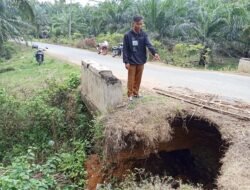 Jalan Lintas Abu Sakim – Sido Rejo Nyaris Ambruk