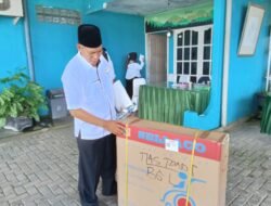 Dinas Sosial Kabupaten Benteng Salurkan Kursi Roda Untuk Penyandang Disabilitas