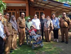 Pemkot Bengkulu Berikan Bantuan Kursi Roda untuk Warga Berkebutuhan Khusus