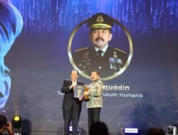 Jaksa Agung ST Burhanuddin Terima Penghargaan ”Tokoh Penegak Hukum Humanis”  dalam Detikcom Awards 2024