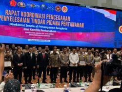 Kajati Bengkulu menerima Piagam Penghargaan dan Pin Emas dari Menteri ATR/BPN Republik Indonesia