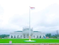 Taman Rumput Sintetis Pendopo Merah Putih, Magnet Wisata Baru Warga Kota Bengkulu