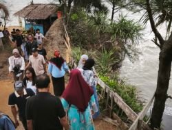 Wisata Sungai Suci Bengkulu Tengah Tetap Ramai Meski Minim Fasilitas