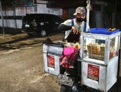 Bakso Bakar Raos Pisan, Kuliner Malam Favorit di Simpang Empat Panorama Bengkulu