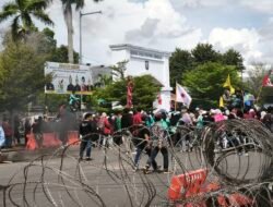 Ratusan Mahasiswa Bengkulu Gelar Aksi di Depan Gedung DPRD, Tolak Efisiensi Anggaran, Awasi MBG Hingga Pergantian Nama Bumi Rafflesia