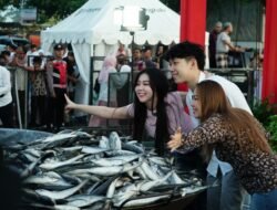 Masyarakat Bengkulu Padati Masjid Raya Saat Acara Masak Akbar Bersama Willie Salim dan Ustad Derry Sulaiman