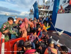 Kapal KMP Pulo Tello Tertahan di Alur Masuk Pelabuhan Pulau Baai Bengkulu Akibat Pendangkalan