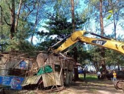 Lanjut Penataan Pantai Panjang, Pemkot Gunakan Satu Unit Excavator