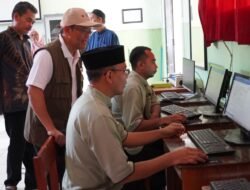 Kepala Badan Bahasa Tinjau Pelaksanaan SPMB di Purwakarta: Pastikan Proses Berjalan Kondusif dan Inklusif