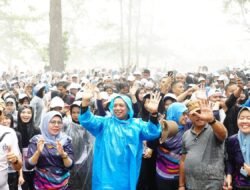 Penutupan PKKMB Poltekkes Kemenkes, Walikota Bengkulu Ikut Kehujanan