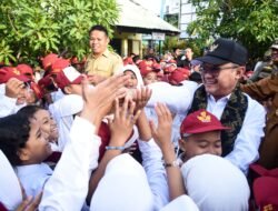 Hari Pertama MPLS: Mendikdasmen Ajak Bangun Karakter Anak Sejak Langkah Pertama di Sekolah